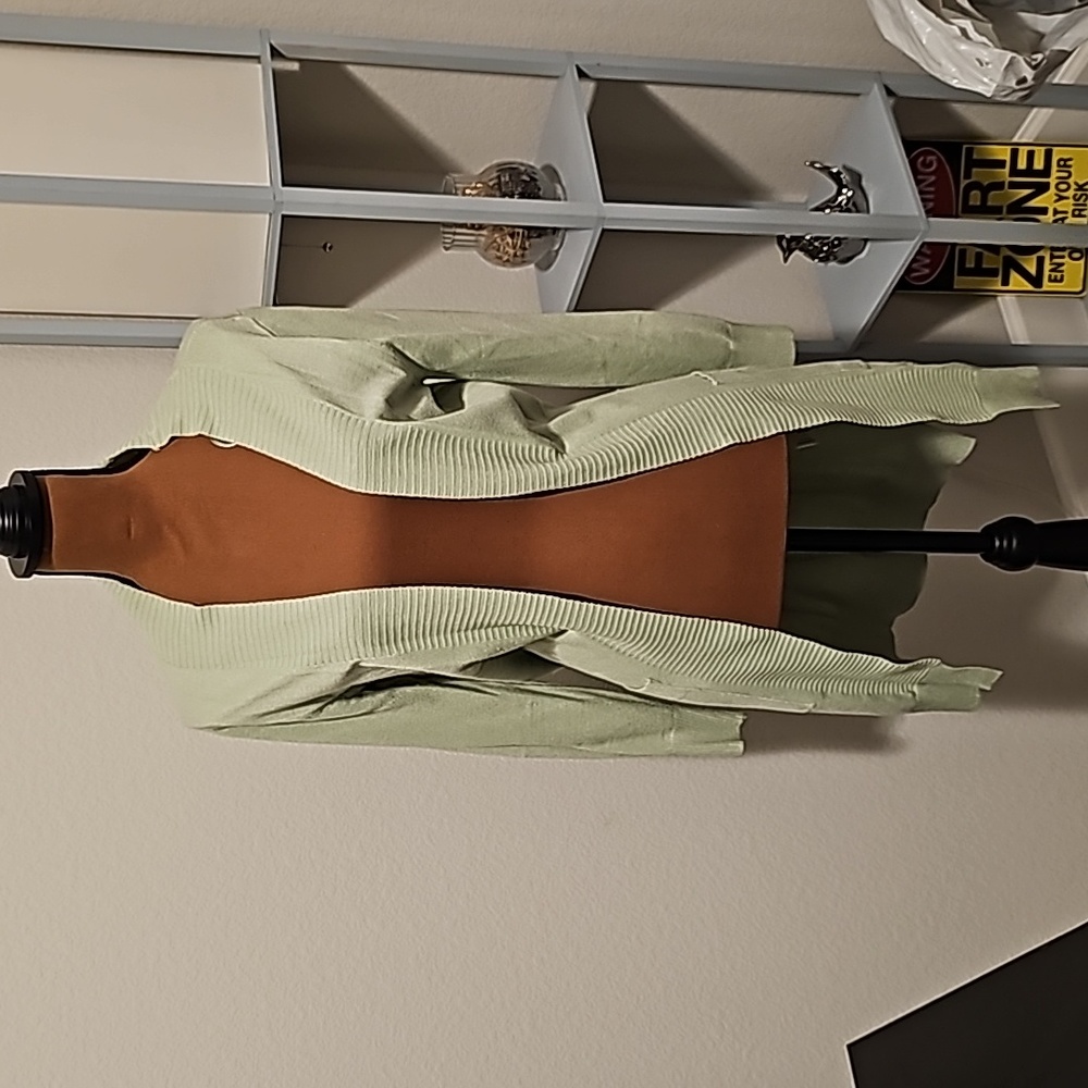 CHERISH - Cute light green cardigan
